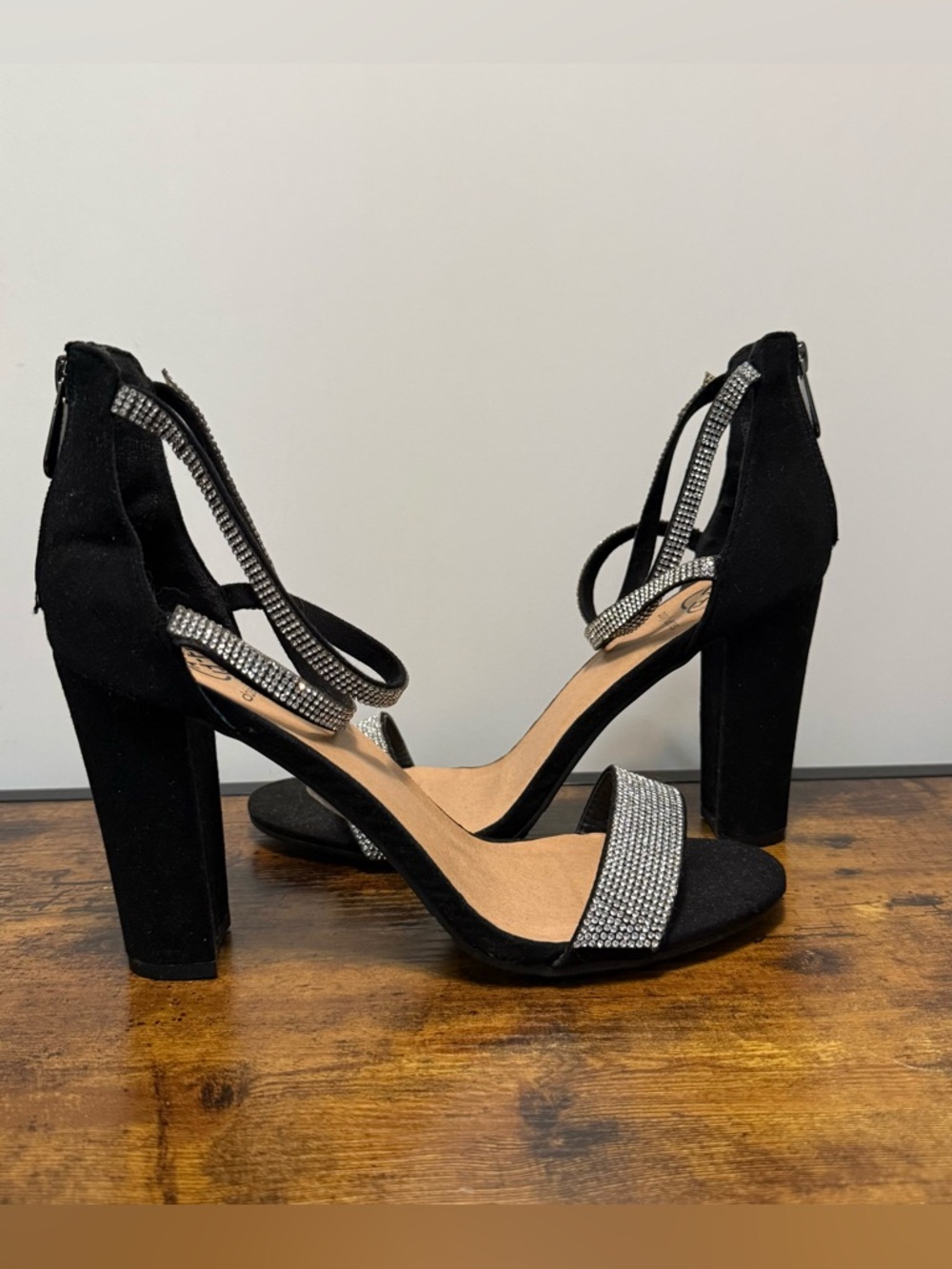 Daisy Fuentes Women's High Heels Shoes Rudy Size 10 Black Faux Suede Rhinestones